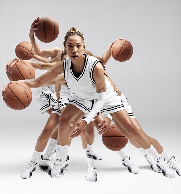 women playing basketball