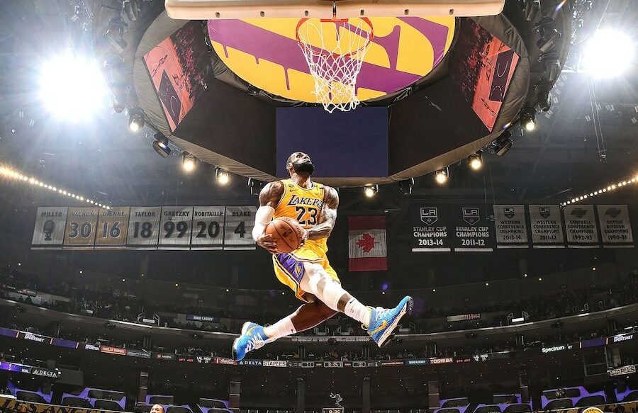 lebron james hoping in nba